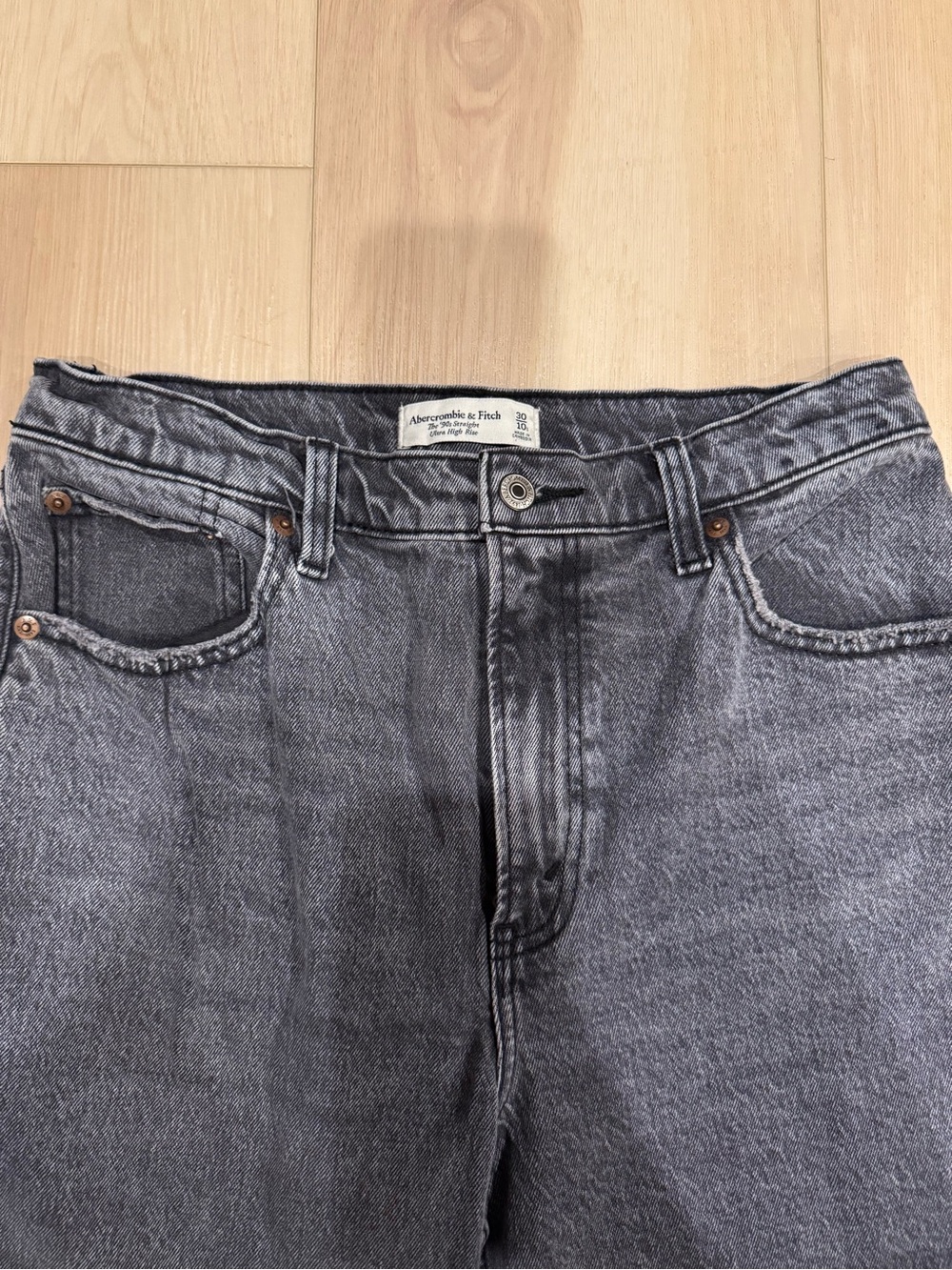 Abercrombie + Fitch Curve Love Ultra High rise 90’s Strait Jean - Picture 2 of 3